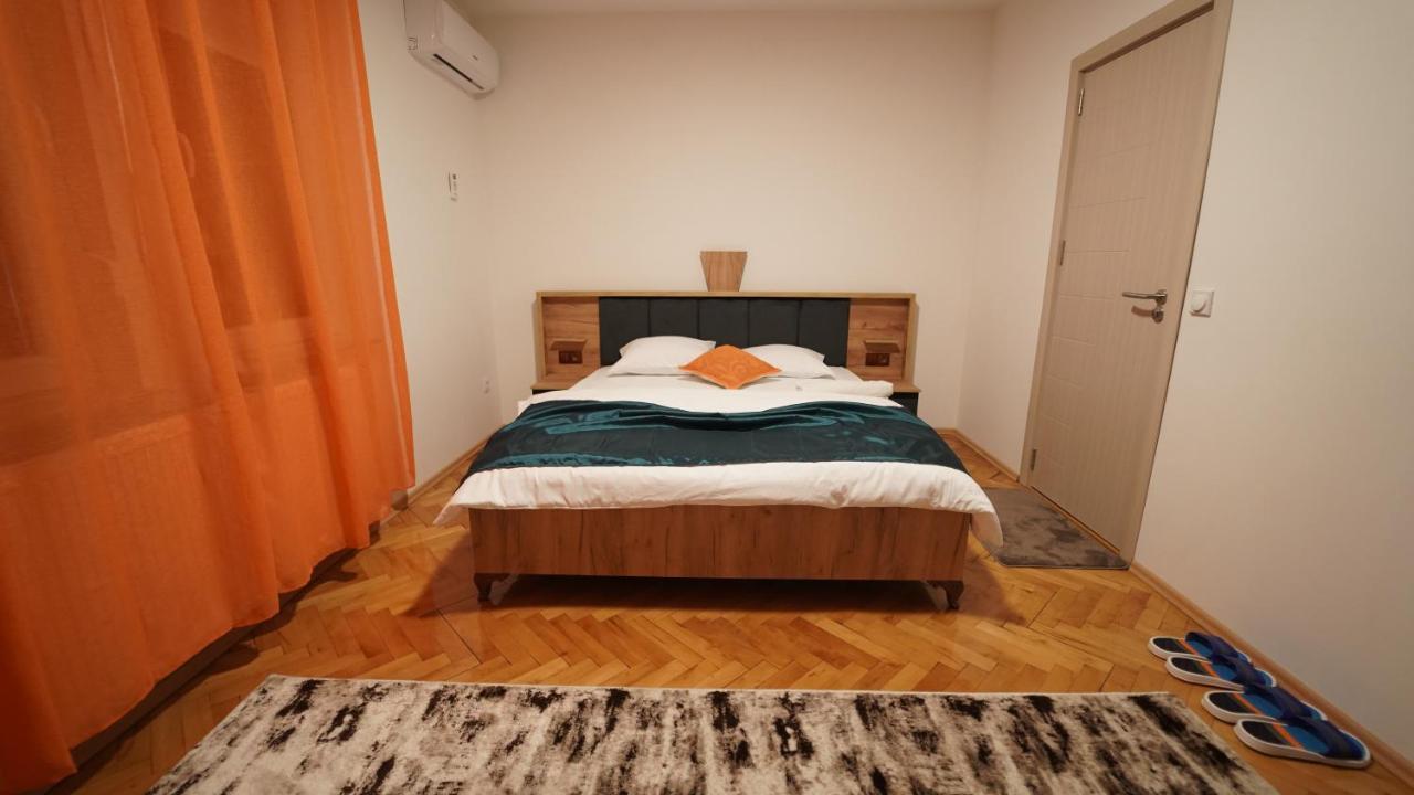 Madigan'S Hotel Kosovo Polje Экстерьер фото