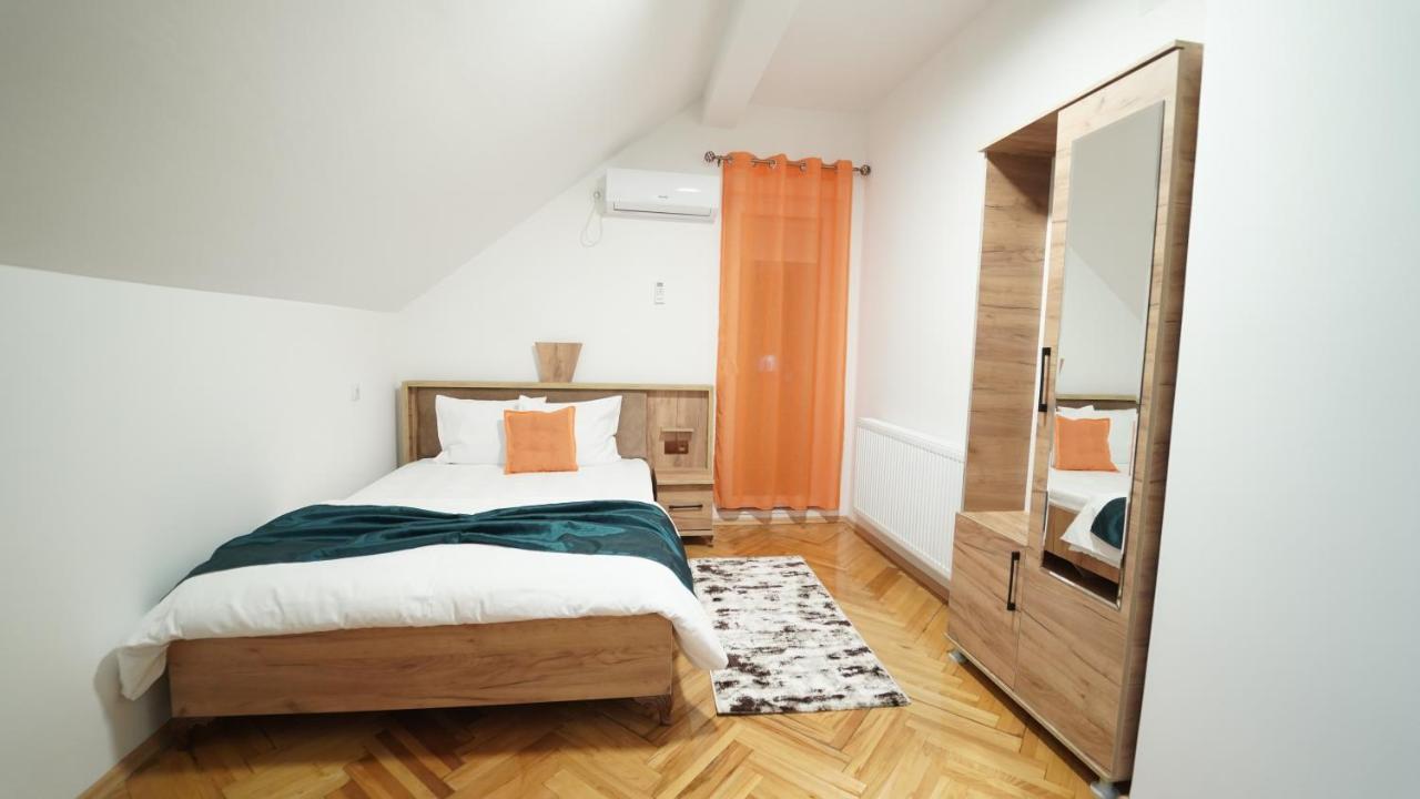 Madigan'S Hotel Kosovo Polje Экстерьер фото