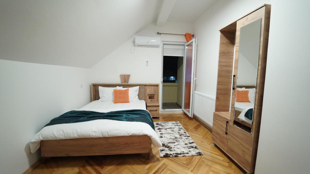 Madigan'S Hotel Kosovo Polje Экстерьер фото