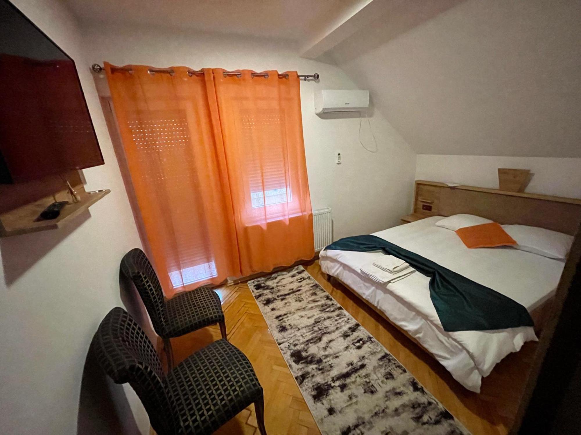 Madigan'S Hotel Kosovo Polje Экстерьер фото