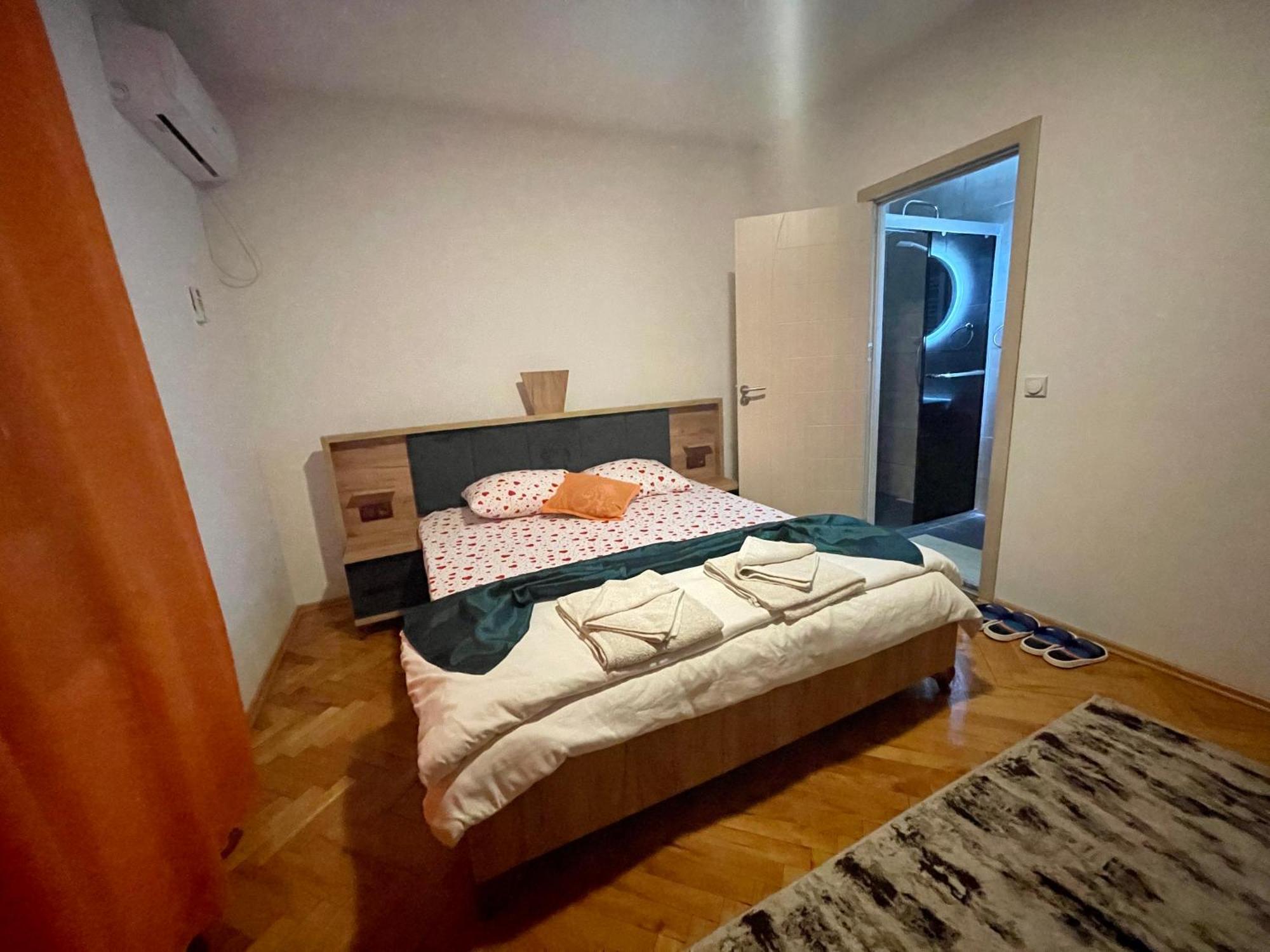 Madigan'S Hotel Kosovo Polje Экстерьер фото